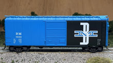 Load image into Gallery viewer, HO Scale - Kadee 5240 Boston &amp; Maine 40' PS-1 Single Door Boxcar BM76302 HO11747
