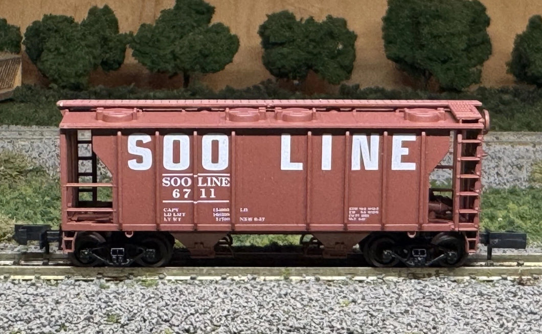 N Scale - Atlas 3163 Soo Line PS-2 2-Bay Covered Hopper SOOLINE6711 N11799
