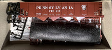 Load image into Gallery viewer, HO Scale - Bowser 54052 Pennsylvania H-21 4-Bay Hopper #720460 HO9135
