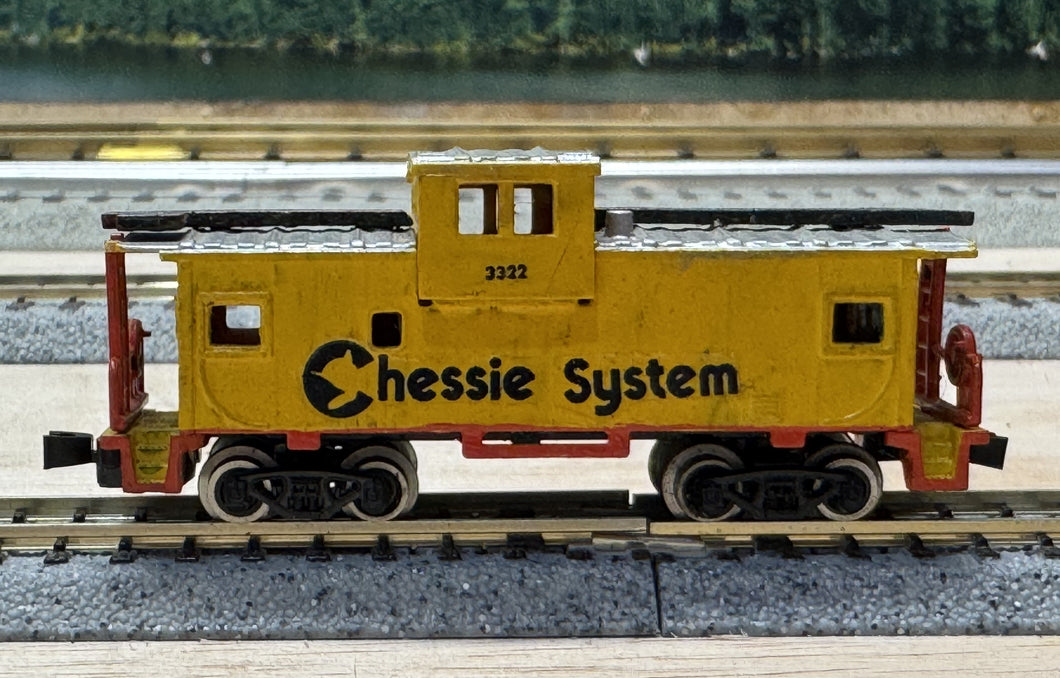 N Scale - Bachmann Chessie System Extended Vision Caboose #2322 N11320