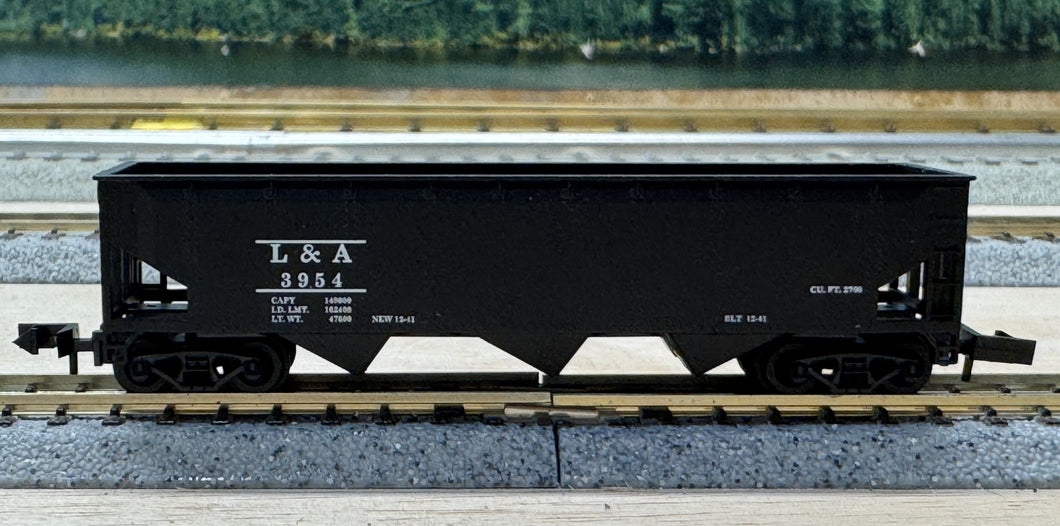 N Scale - Roundhouse 86206 Louisiana & Arkansas 40' 3-Bay Hopper L&A3954 N11343