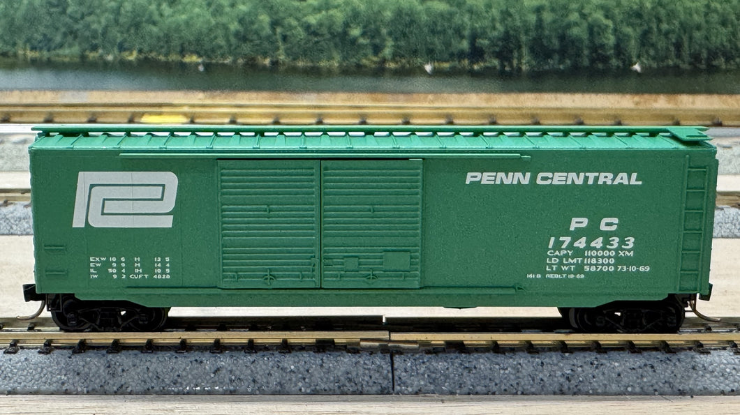 N Scale - MTL 34020 Penn Central 50' Double Door Boxcar PC174433 N11372