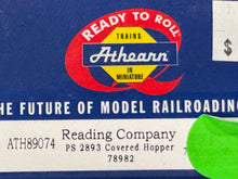 Load image into Gallery viewer, HO - Athearn 89074 Reading PS 2893 Covered Hopper RDG78982 HO11607
