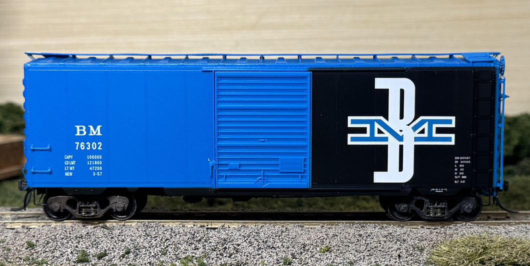 HO - Kadee 5240 Boston & Maine 40' PS-1 Single Door Boxcar BM76302 HO11912