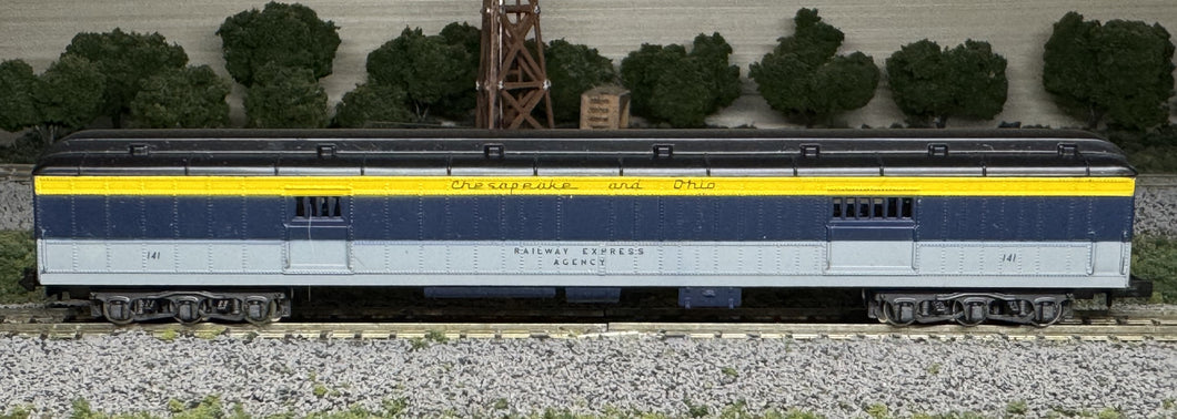 N Scale - Rivarossi Chesapeake & Ohio REA Baggage Car #141 N12303