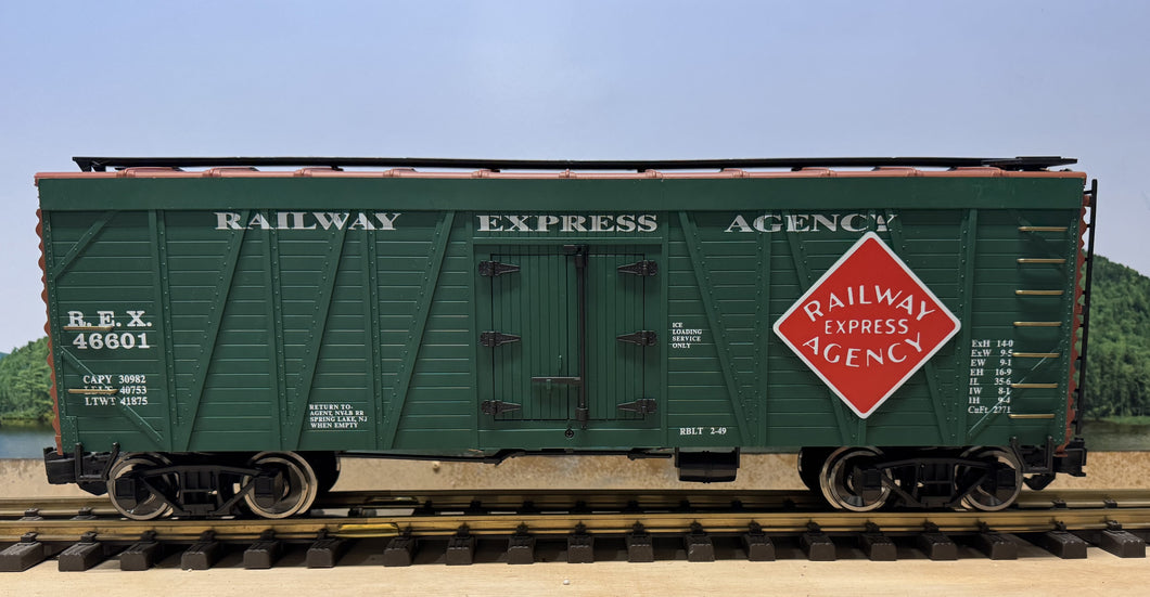 G Scale - Aristocraft (REA) Railway Express Agency 40' Wood Boxcar REX46601 G12352