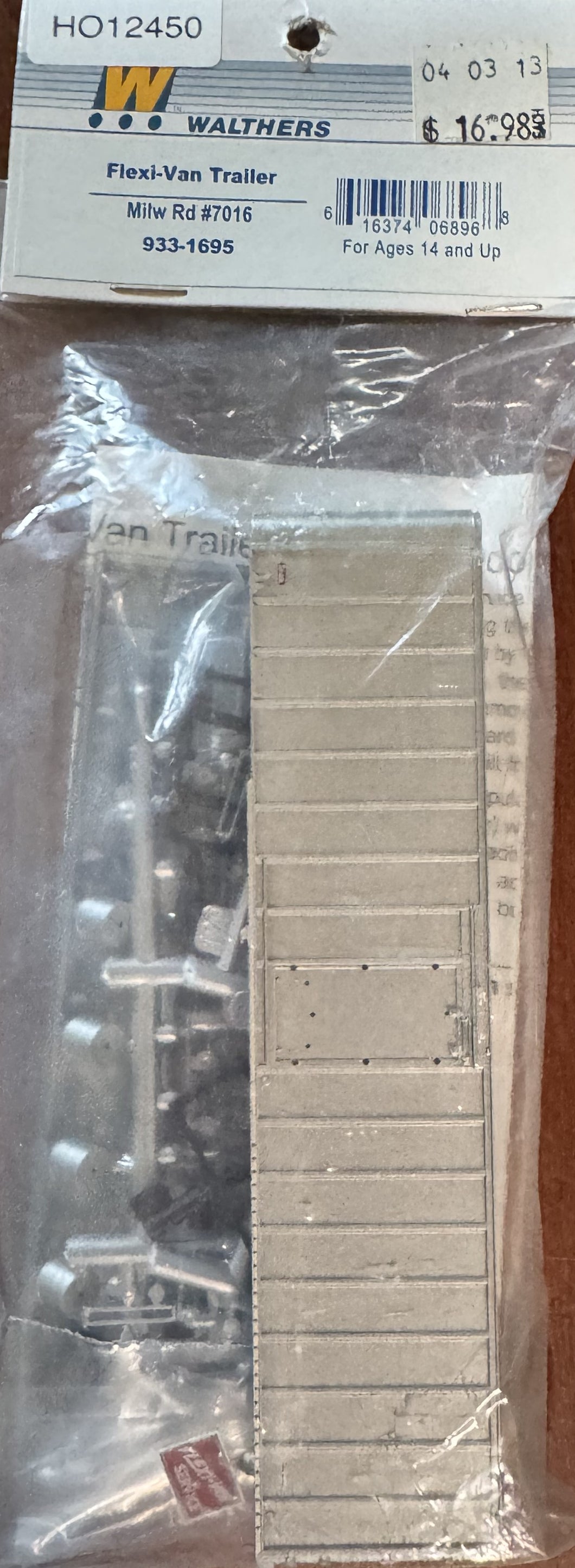 HO Scale - Walthers 933-1695 Milwaukee Road Flexi-Van Trailer Kit HO12450
