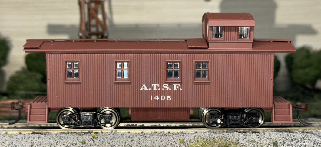 HO-Walthers Santa Fe 1300 Series Wood Caboose (1 Car from 2 pk) ATSF1405 HO12671