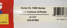 Load image into Gallery viewer, HO-Walthers Santa Fe 1300 Series Wood Caboose (1 Car from 2 pk) ATSF1405 HO12671
