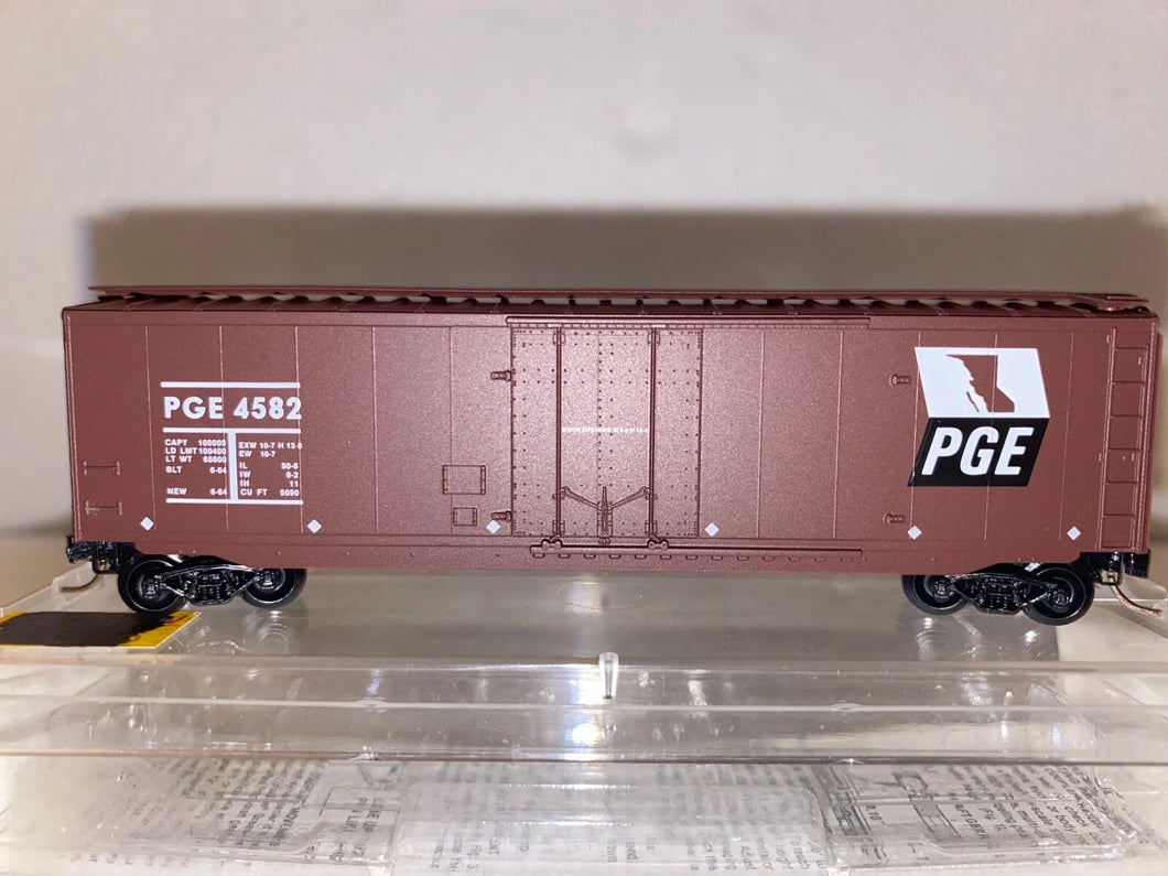 N - MTL 32260 P.G.E 50' Standard Plug Door Boxcar #4582 N1124