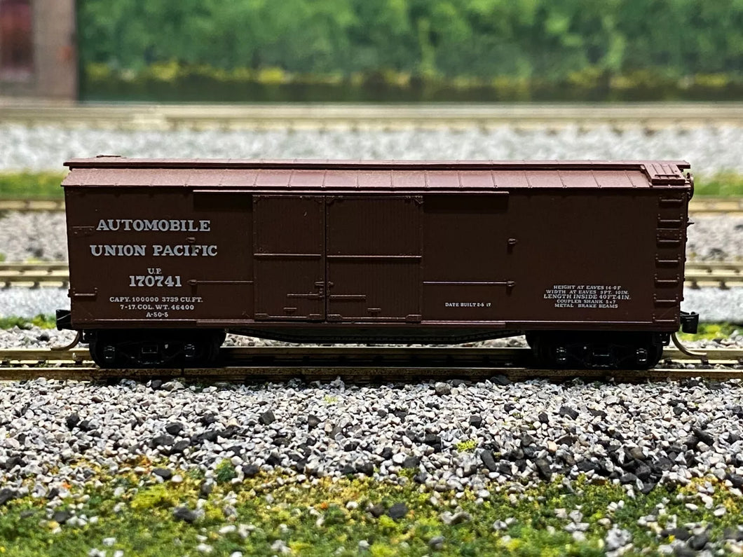 N Scale - Kadee 43030 Union Pacific 1 1/2 Door Wood Sheathed Boxcar UP 170741 N3252
