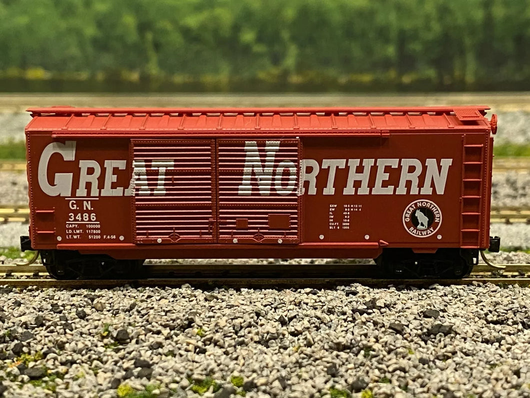N Scale - MTL 23220 Great Northern (Circus) 40' Single Door Boxcar GN 3486 N4135