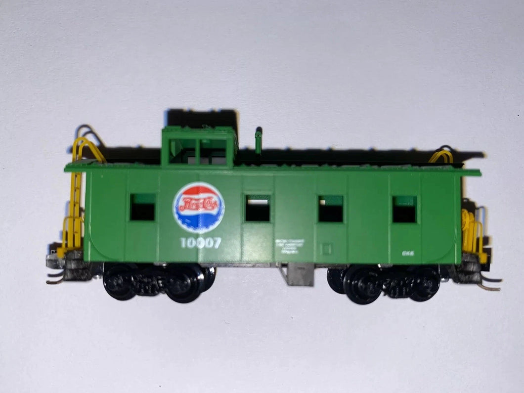 N - MTL 100080 Pepsi Cola 36' Riveted Steel Side Caboose 10007 N1305