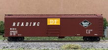 Load image into Gallery viewer, HO Scale - Bowser 41568 Reading 50&#39; Single Door Boxcar RDG19227 HO11611
