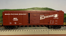 Load image into Gallery viewer, O Scale-MTH RailKing 30-7422 Arrow Stapler 40&#39; Single Door Boxcar AFC12509 O8690
