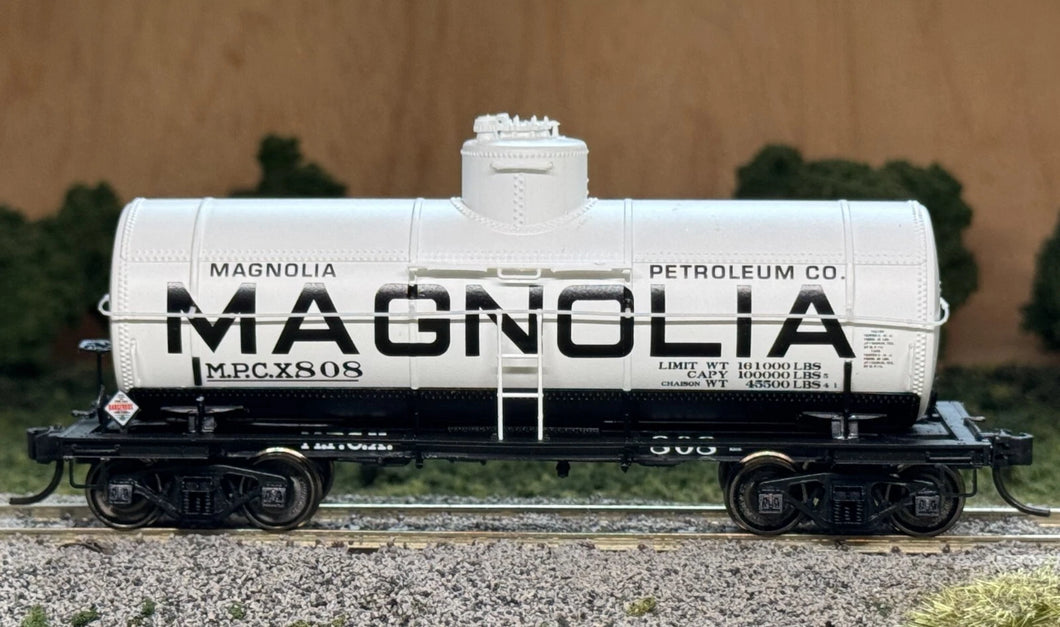 HO - Proto2000 23533 Magnolia Petroleum 10k Gallon Singe Dome Tank Car MPCX808