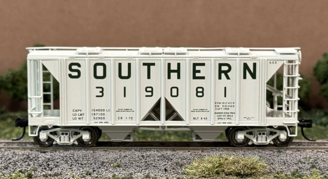 HO Scale - Bowser 42241 Southern 70 Ton Covered Hopper #319081 HO11610