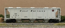 Load image into Gallery viewer, HO Scale - Athearrn 89040 Great Northern PS-2 Covered Hopper GN71953 HO11497
