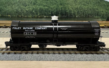Load image into Gallery viewer, HO Scale - Kadee 9009 Foley Butane Co. ACF 11k Gallon Tank Car FBCX99 HO10951
