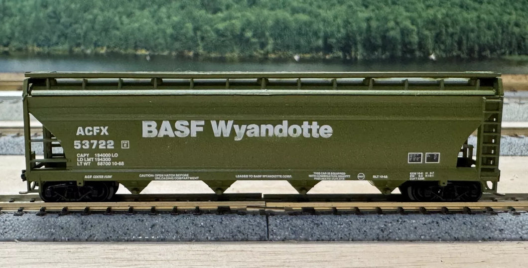 N Scale - Atlas 3715 BASF Wyandotte 4-Bay ACF Centerflow Hopper ACFX53722 N11165