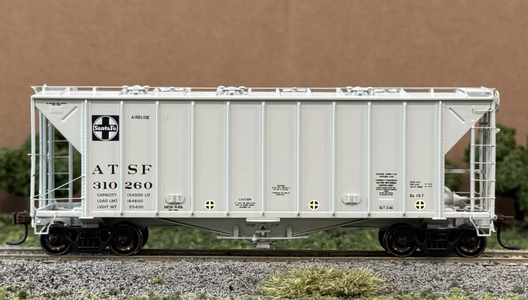 HO Scale - Athearn 87531 Santa Fe 40' 2600 CF Airslide Hopper ATSF310260 HO11588