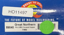 Load image into Gallery viewer, HO Scale - Athearrn 89040 Great Northern PS-2 Covered Hopper GN71953 HO11497
