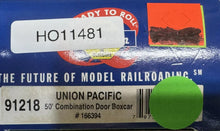 Load image into Gallery viewer, HO - Athearn 91218 Union Pacific 50&#39; Combination Door Boxcar UP166394 HO11481
