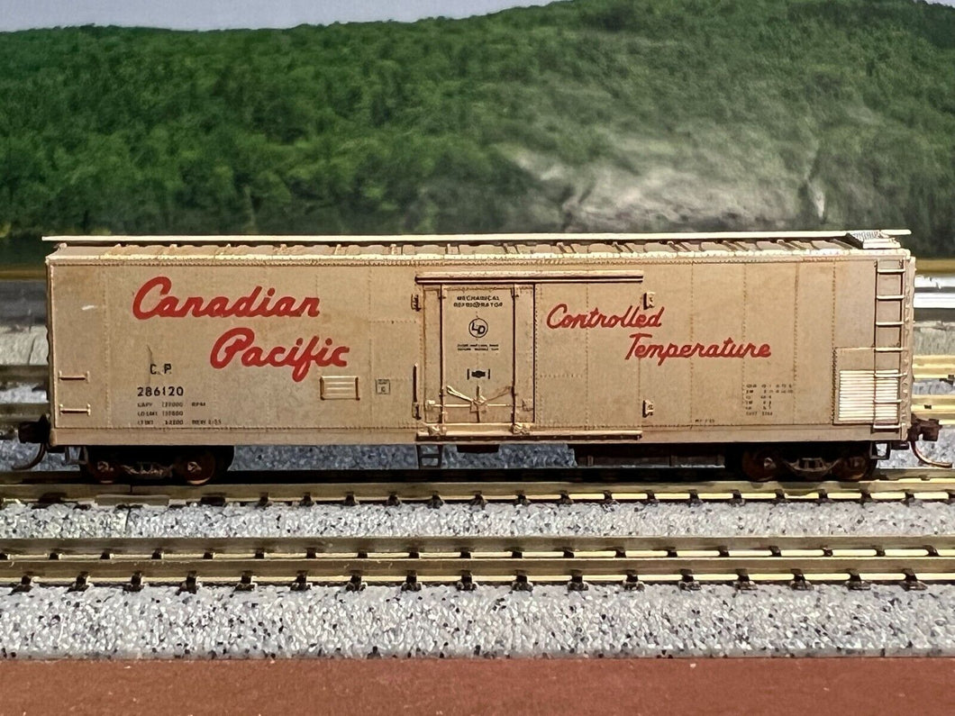 N- MTL 06900030 Canadian Pacific 52' Rivet Side Mechanical Reefer CP286120 N8308