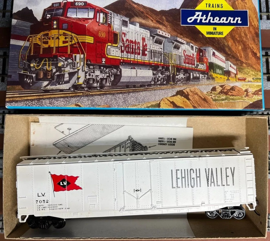 HO Scale - Athearn 05267 Lehigh Valley 50' Plug Door Boxcar LV7052 HO6647