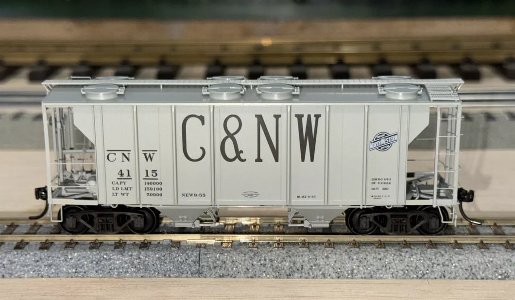 HO Scale - Kadee 8655 C&NW PS-2 2-Bay Covered Hopper CNW4115 HO10931