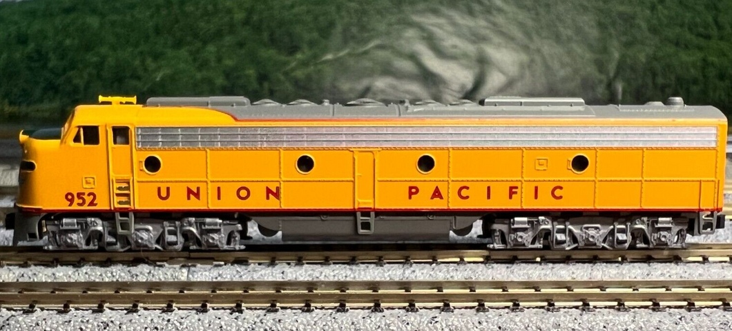 N - Kato 176-5316 Union Pacific for COLA EMD E9A Diesel Locomotive #952 N8435