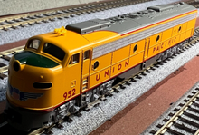 Load image into Gallery viewer, N - Kato 176-5316 Union Pacific for COLA EMD E9A Diesel Locomotive #952 N8435
