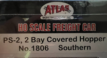 Load image into Gallery viewer, HO Scale - Atlas 1806 Southern PS-2 2-Bay Covered Hopper #900175 HO9078
