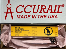 Load image into Gallery viewer, HO Scale - Accurail 8150 Great Northern/WFEX 40&#39; Wood Reefer #73259 HO8487
