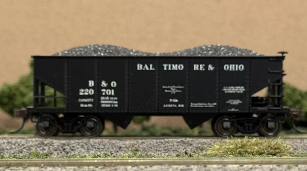 HO Scale - Bowser 40349 Baltimore & Ohio Gla 2-Bay Hopper B&O220701 HO11495