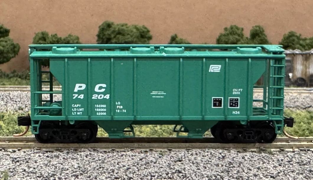 N Scale - Atlas 3176 Penn Central PS-2 2-Bay Covered Hopper PC74204 N11576
