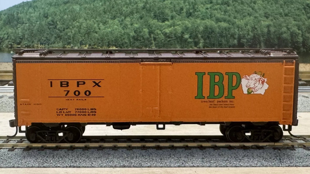 HO Scale - Athearn 7122 Iowa Beef Packers 40' Steel Reefer IBPX700 HO11482
