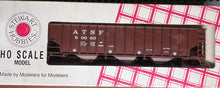 Load image into Gallery viewer, HO Scale - Stewart Hobbies 10004 Santa Fe 14 Panel 3-Bay Hopper ATSF80000 HO7149
