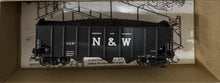 Load image into Gallery viewer, HO Scale - Accurail 7519 Norfolk &amp; Western 3-Bay Hopper w/ Load HO10780
