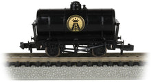 Load image into Gallery viewer, N Scale - Bachmann 77093 Thomas &amp; Friends Oil Tank Car N5790
