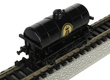 Load image into Gallery viewer, N Scale - Bachmann 77093 Thomas &amp; Friends Oil Tank Car N5790
