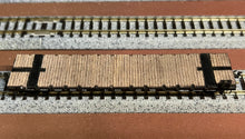 Load image into Gallery viewer, N Scale - MTL 44020 Northern Pacific 50&#39; Straight Side Custom Flatcar NP61200 N5185
