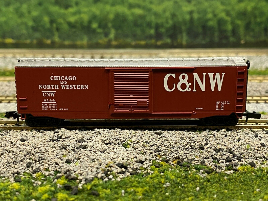 N - Roundhouse Chicago Northwestern 50' PS-1 Single Door Boxcar CNW 4144 N3436