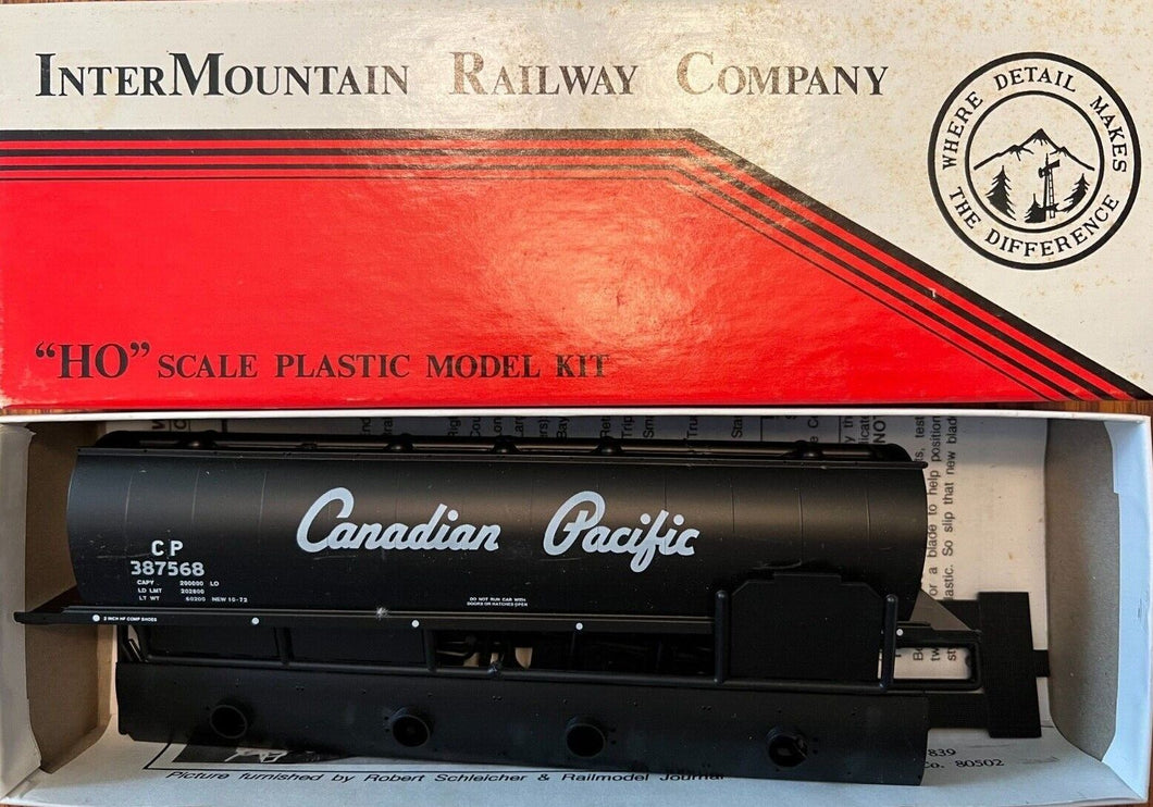 HO Scale-Intermountain Canadian Pacific 4-Bay Cylindrical Hopper CP387568 HO6747