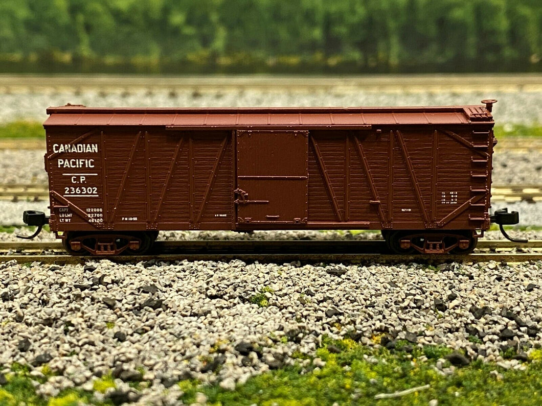 N Scale - Atlas Canadian Pacific USRA Wood Sheathed Boxcar CP 236302 N4042